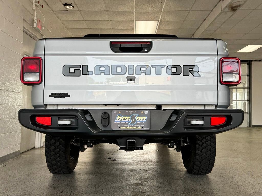 Certified 2023 Jeep Gladiator Willys image 6
