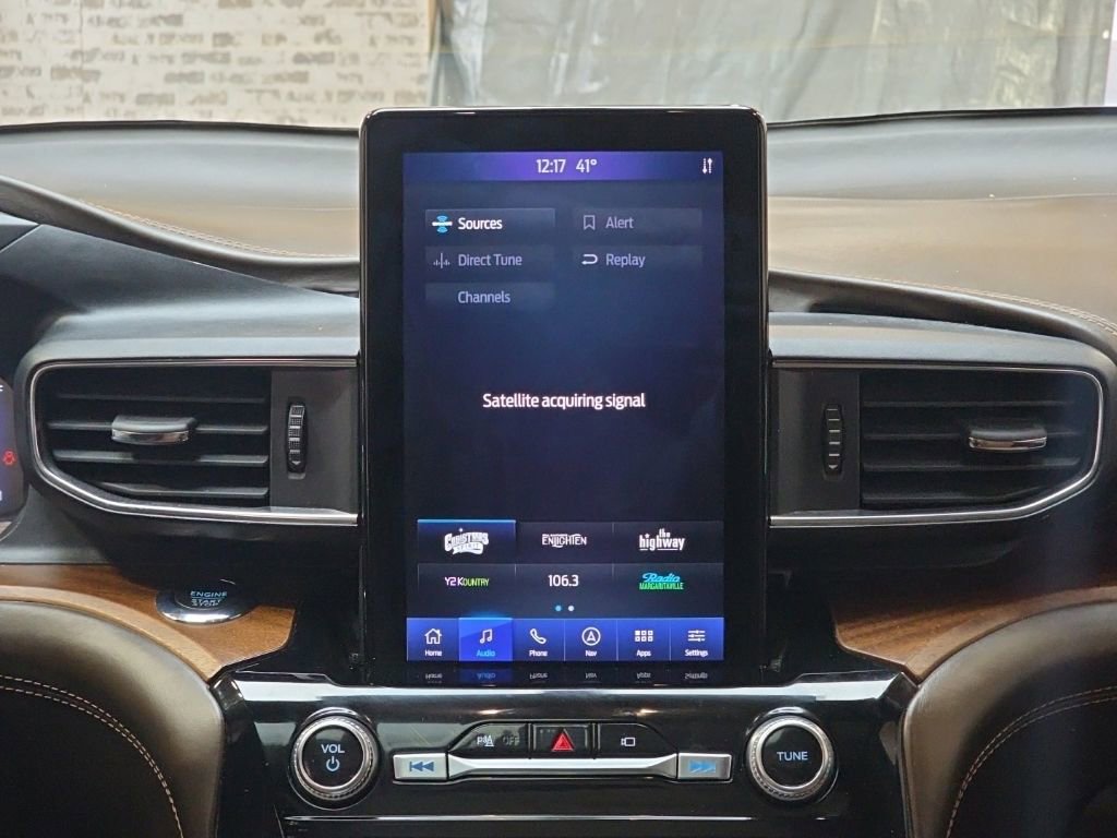 Used 2022 Ford Explorer King Ranch w/ Premium Technology Package image 24