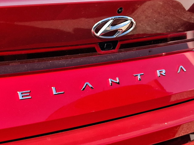 Certified 2023 Hyundai Elantra SEL image 31