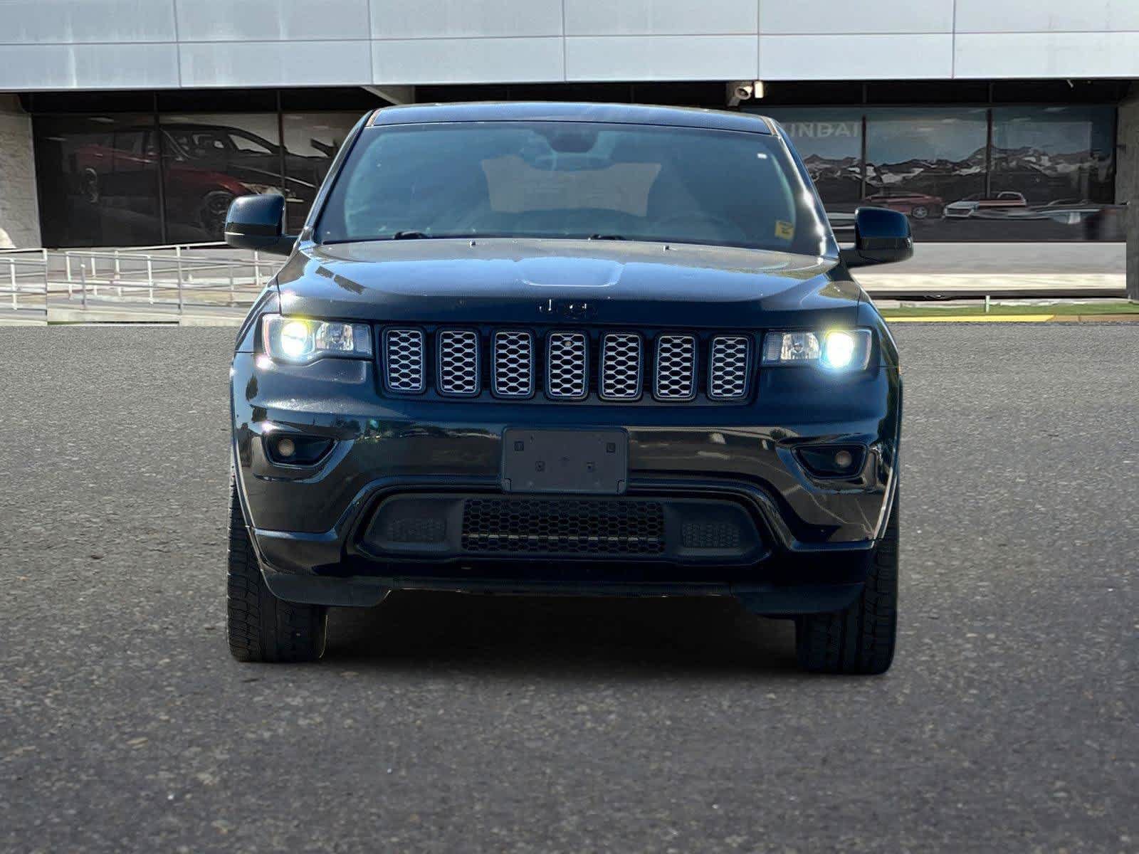 Used 2017 Jeep Grand Cherokee Altitude AWD/4WD image 11