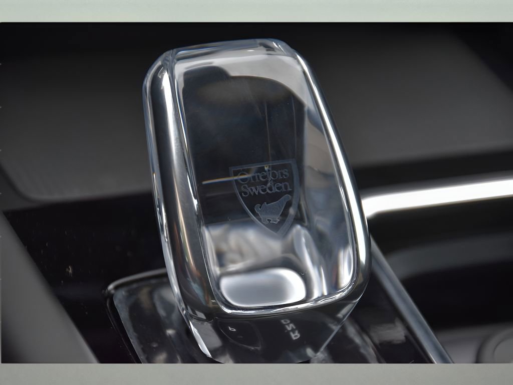 Certified 2026 Volvo XC60 B5 Core w/ Protection Package Premier image 33