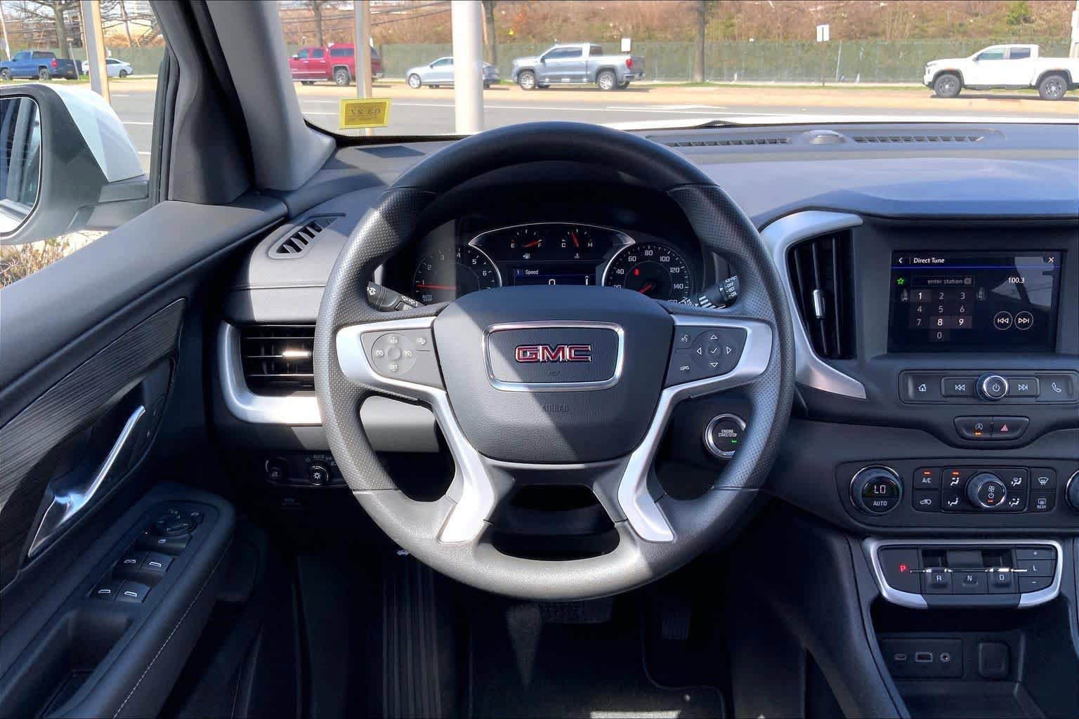 Used 2022 GMC Terrain SLE w/ Driver Convenience Package image 6