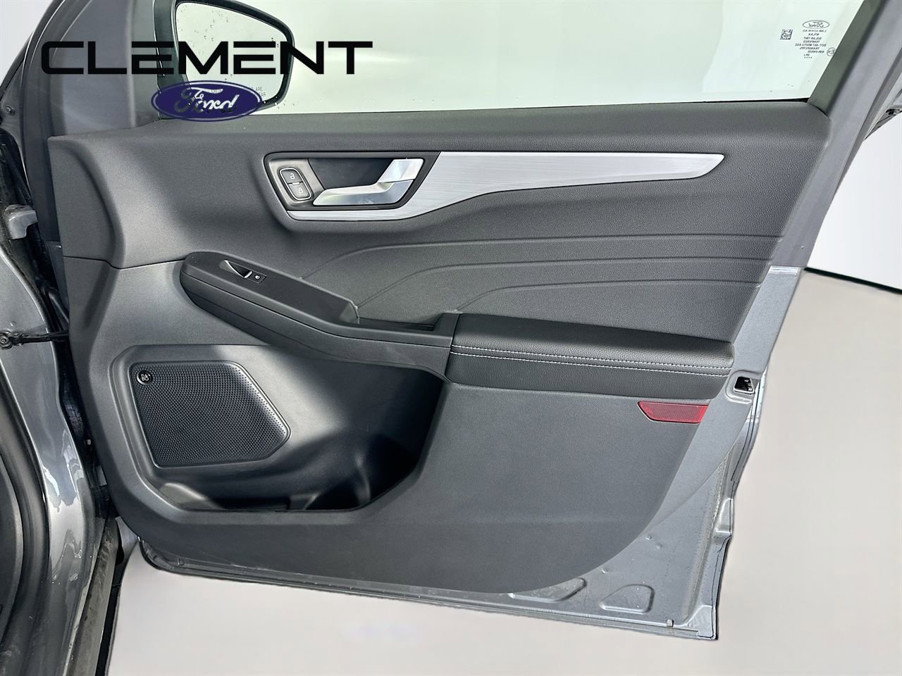 New 2025 Ford Escape Platinum w/ Premium Technology Package AWD/4WD image 32