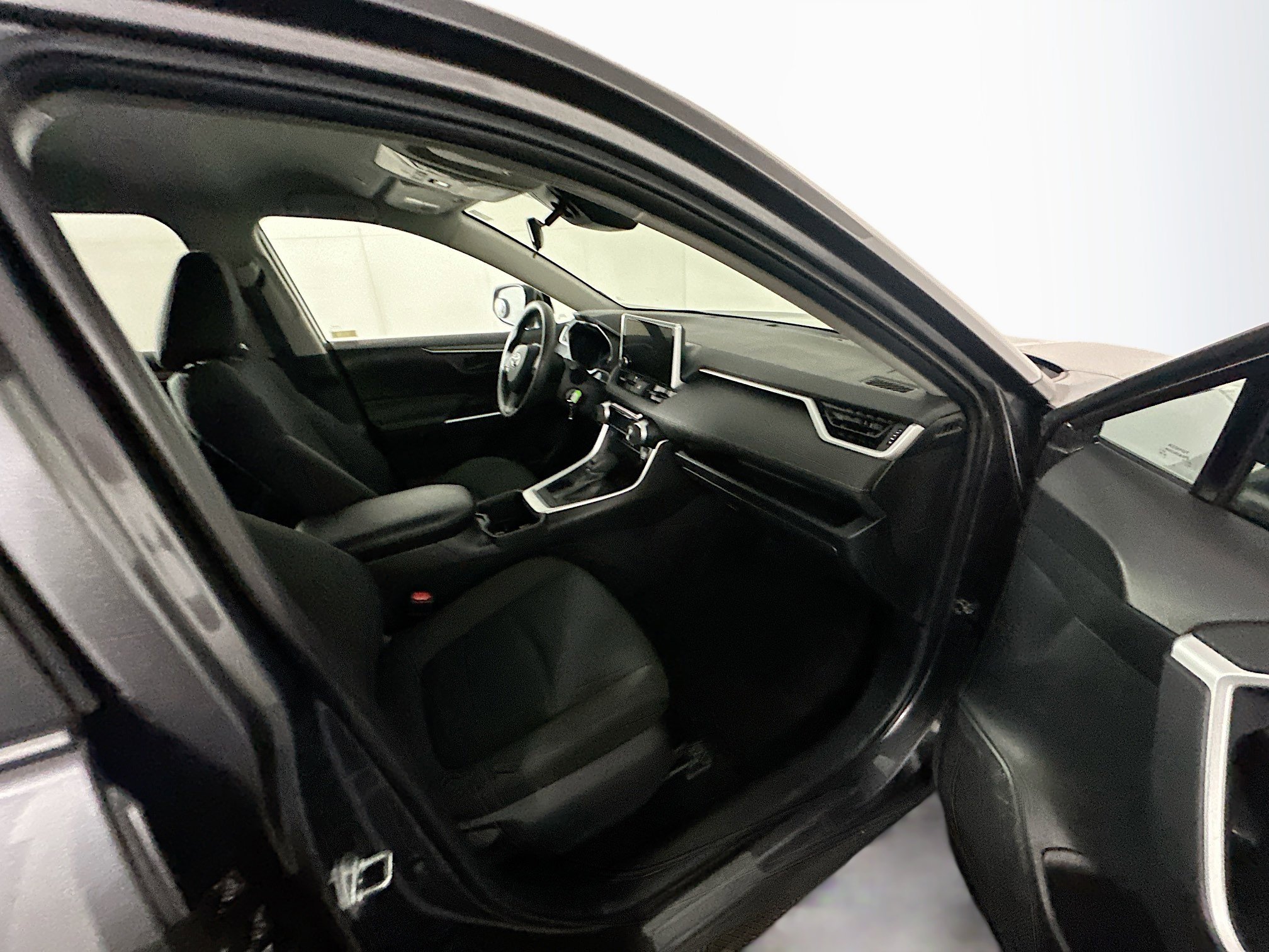 Used 2025 Toyota RAV4 LE image 30