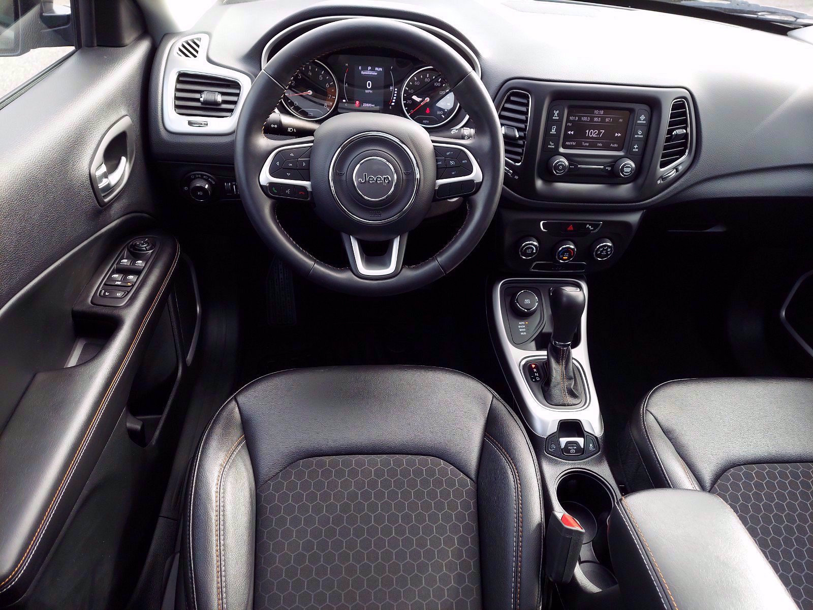 Used 2018 Jeep Compass Latitude w/ Safe & Security Group AWD/4WD image 11