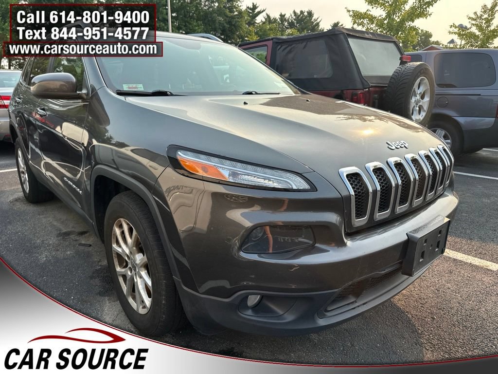 Used 2016 Jeep Cherokee Latitude w/ Comfort/Convenience Group AWD/4WD image 1
