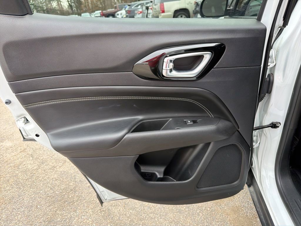 Used 2022 Jeep Compass Altitude image 21