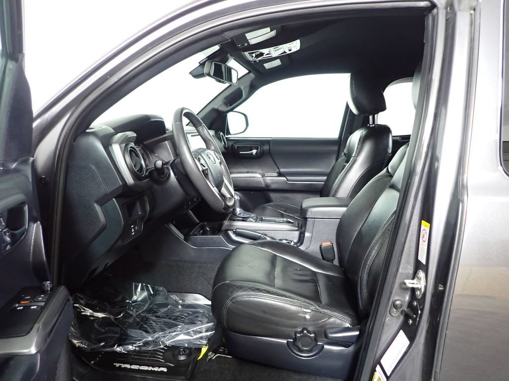 Used 2019 Toyota Tacoma TRD Off-Road AWD/4WD image 20