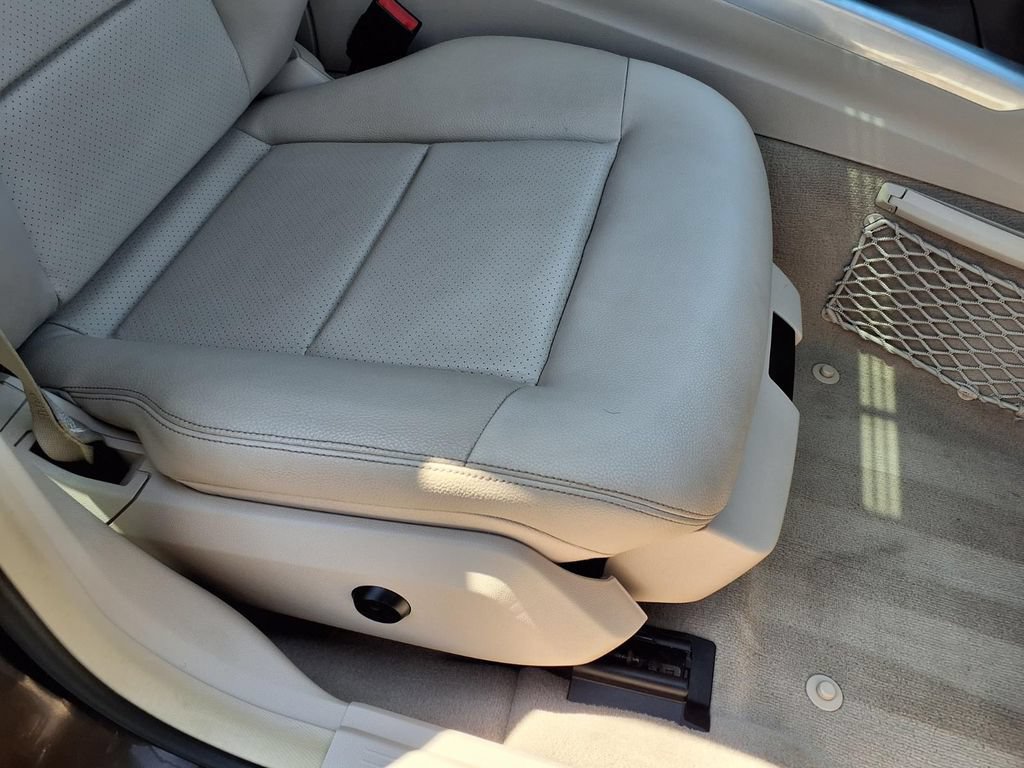 Used 2015 Mercedes-Benz E 350 4MATIC Sedan image 18