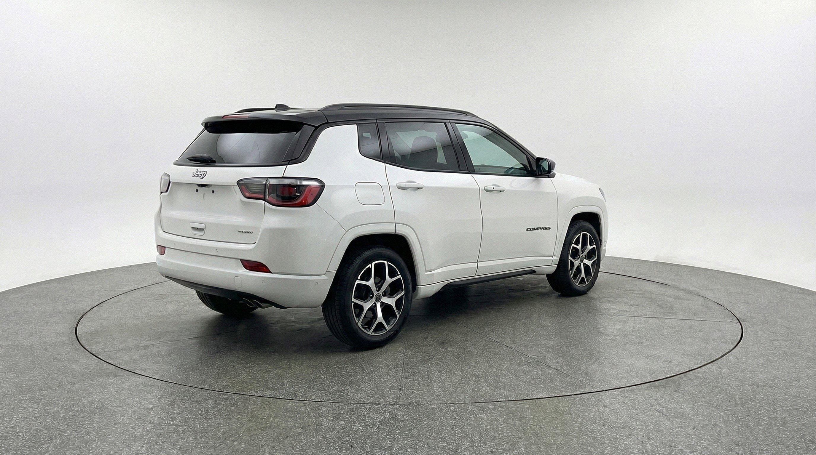 Used 2025 Jeep Compass Limited image 9