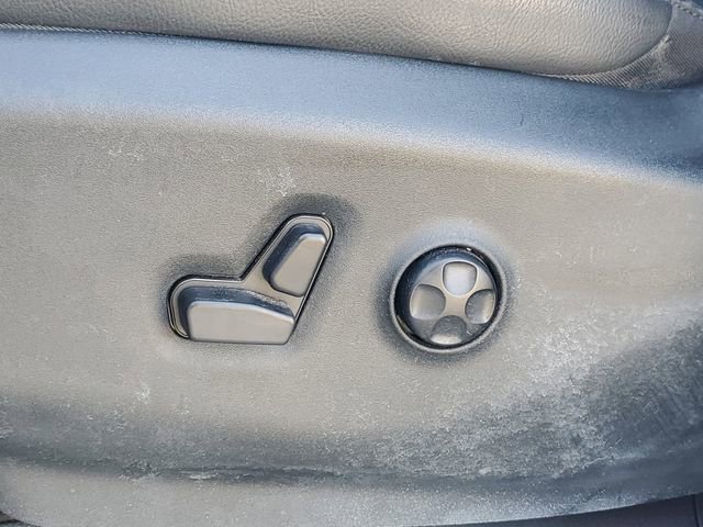 Used 2017 Chrysler Pacifica Touring-L Plus w/ Tire & Wheel Group image 12