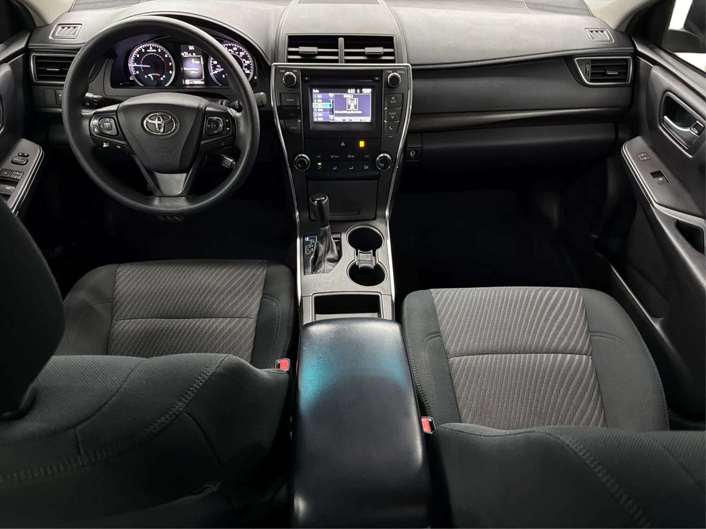 Used 2017 Toyota Camry LE image 18