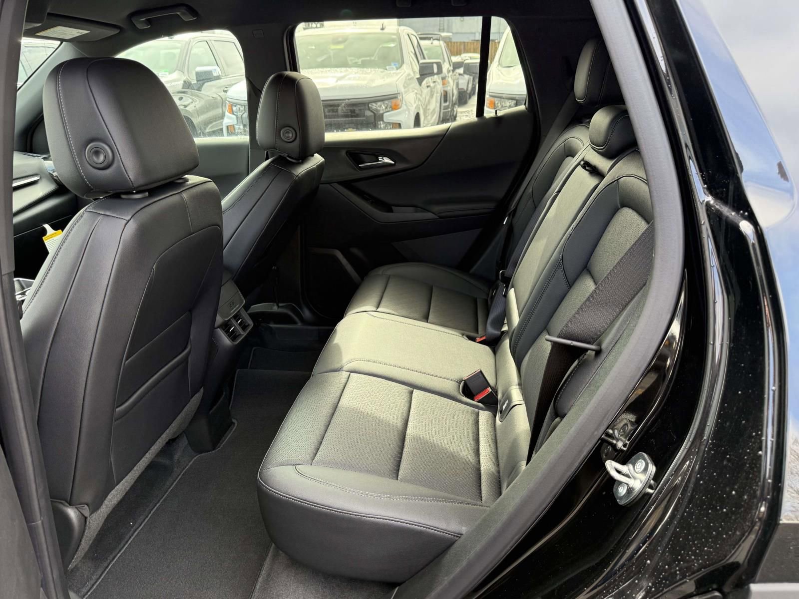 New 2026 Chevrolet Equinox LT w/ Convenience Package II FWD image 20