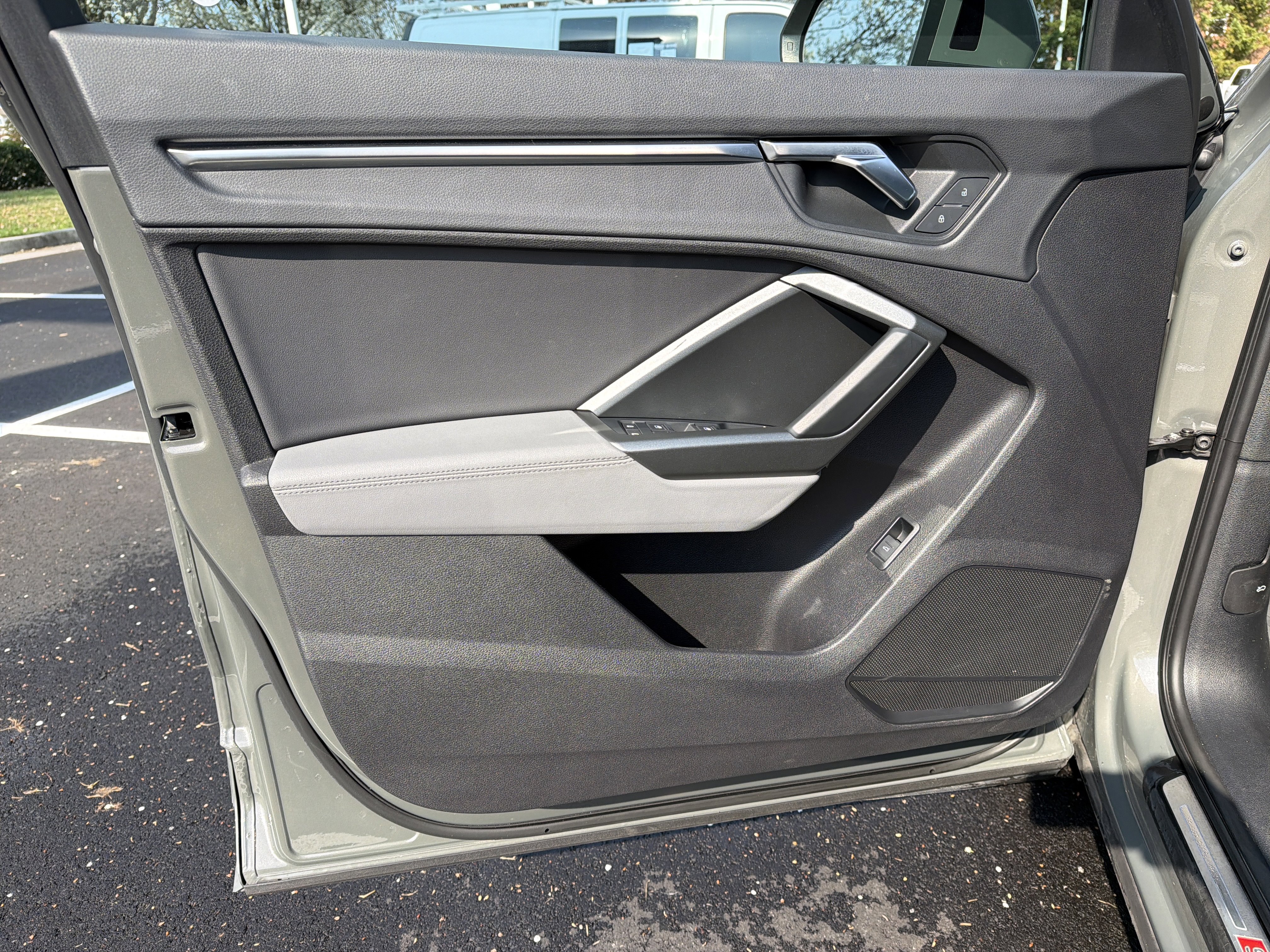 Used 2020 Audi Q3 2.0T Premium Plus w/ Premium Plus Package image 14