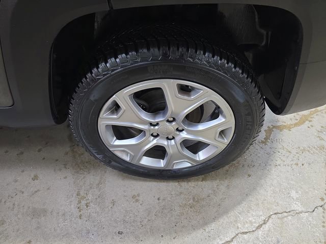 Used 2019 Jeep Renegade Limited w/ Trailer Tow Group image 35