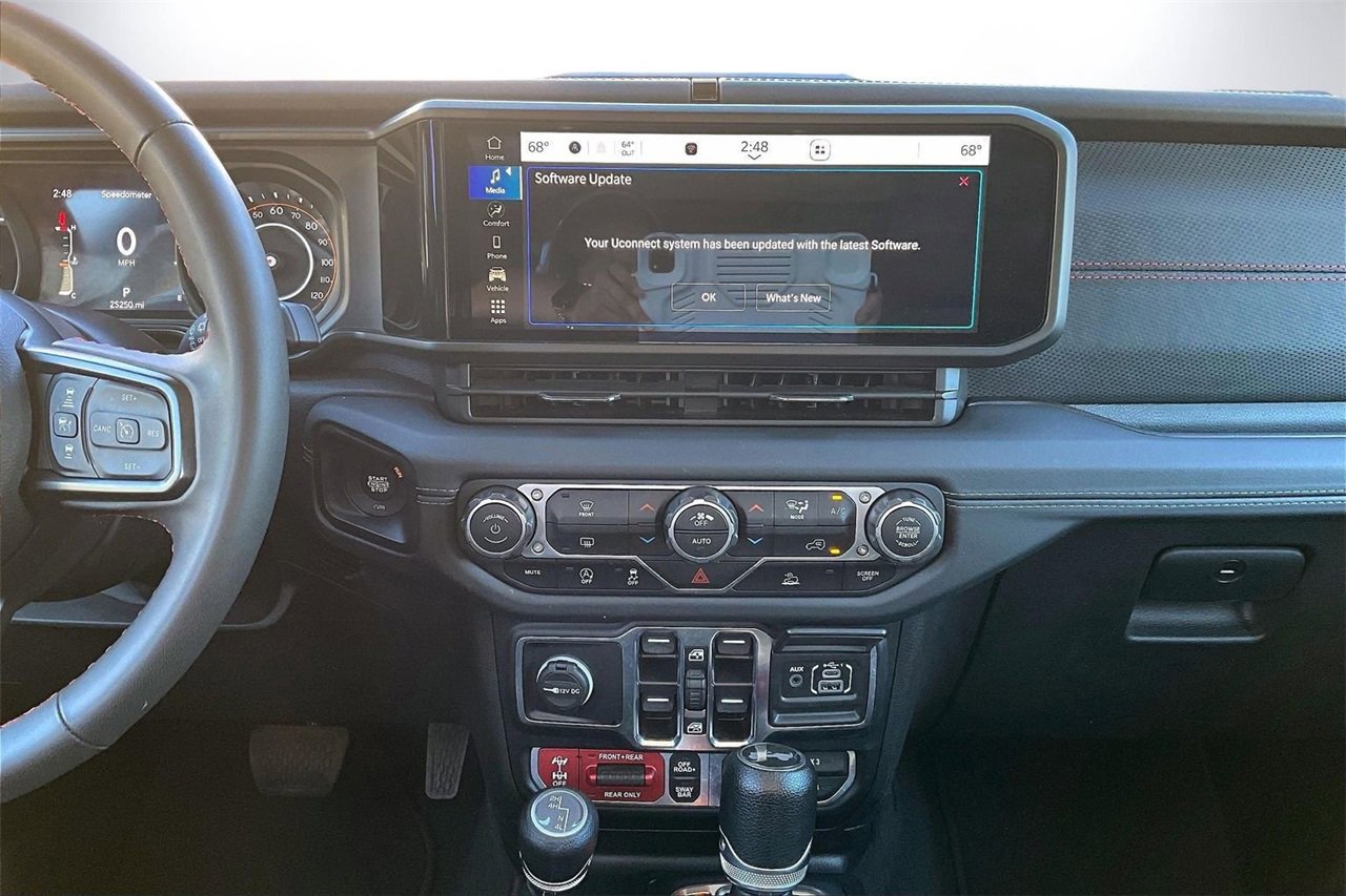 Used 2024 Jeep Wrangler Unlimited Rubicon image 11