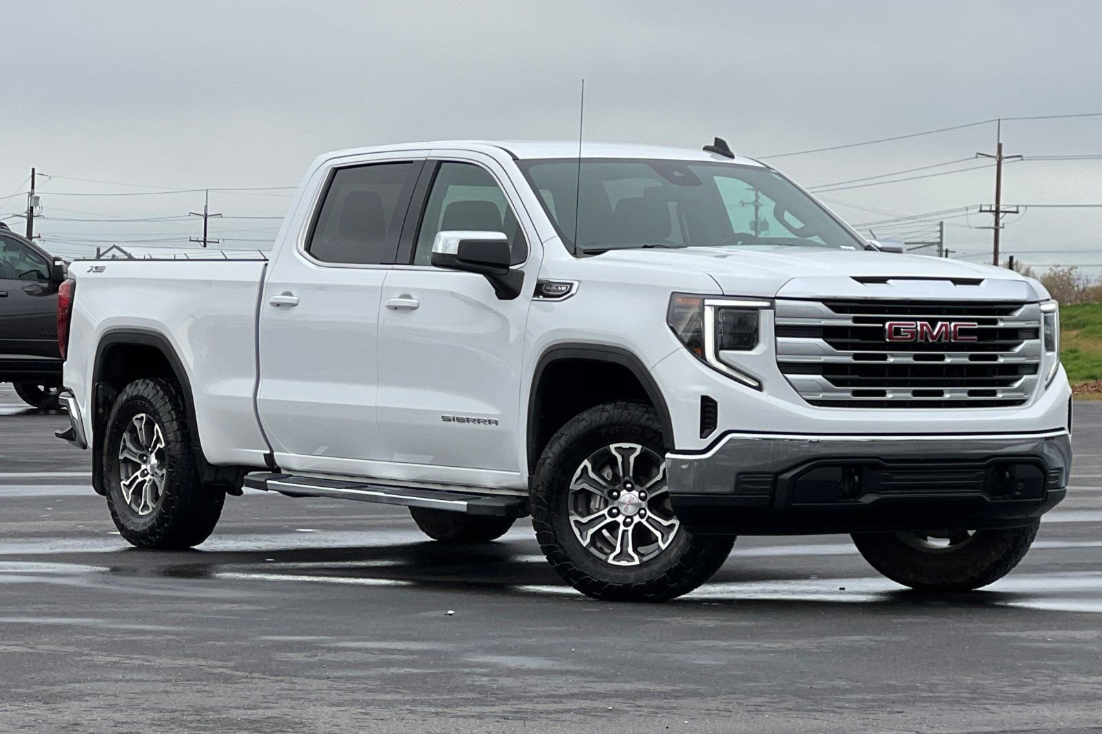Used 2023 GMC Sierra 1500 SLE AWD/4WD image 2