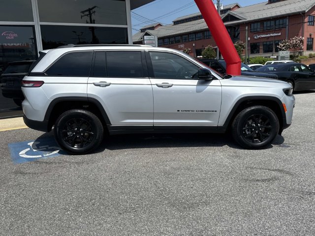 New 2026 Jeep Grand Cherokee Altitude AWD/4WD image 37