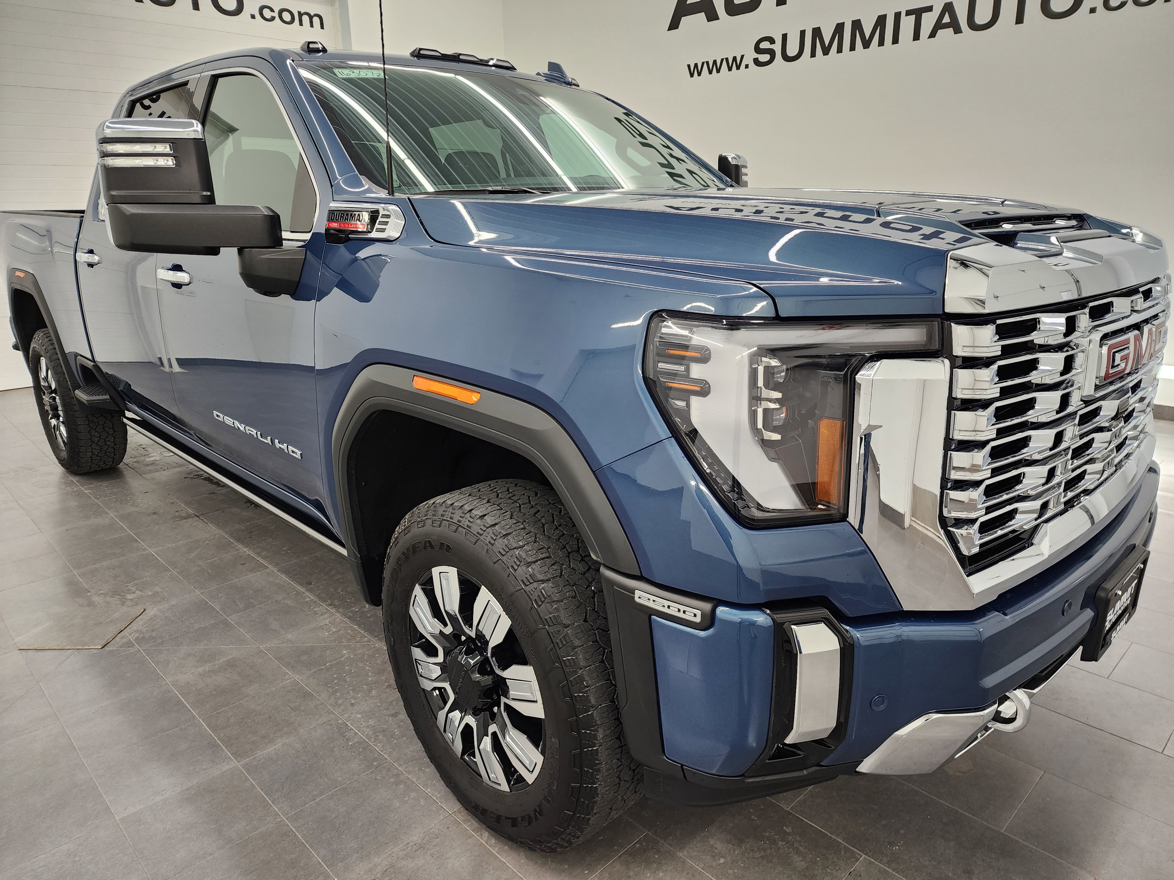Used 2024 GMC Sierra 2500 Denali w/ Denali Reserve Package image 2