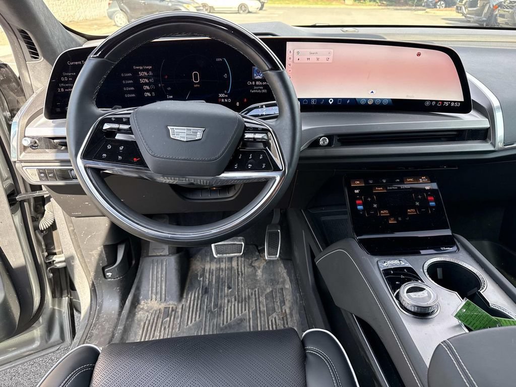 Certified 2026 Cadillac Vistiq Platinum w/ LPO, Floor Liner Package AWD/4WD image 10