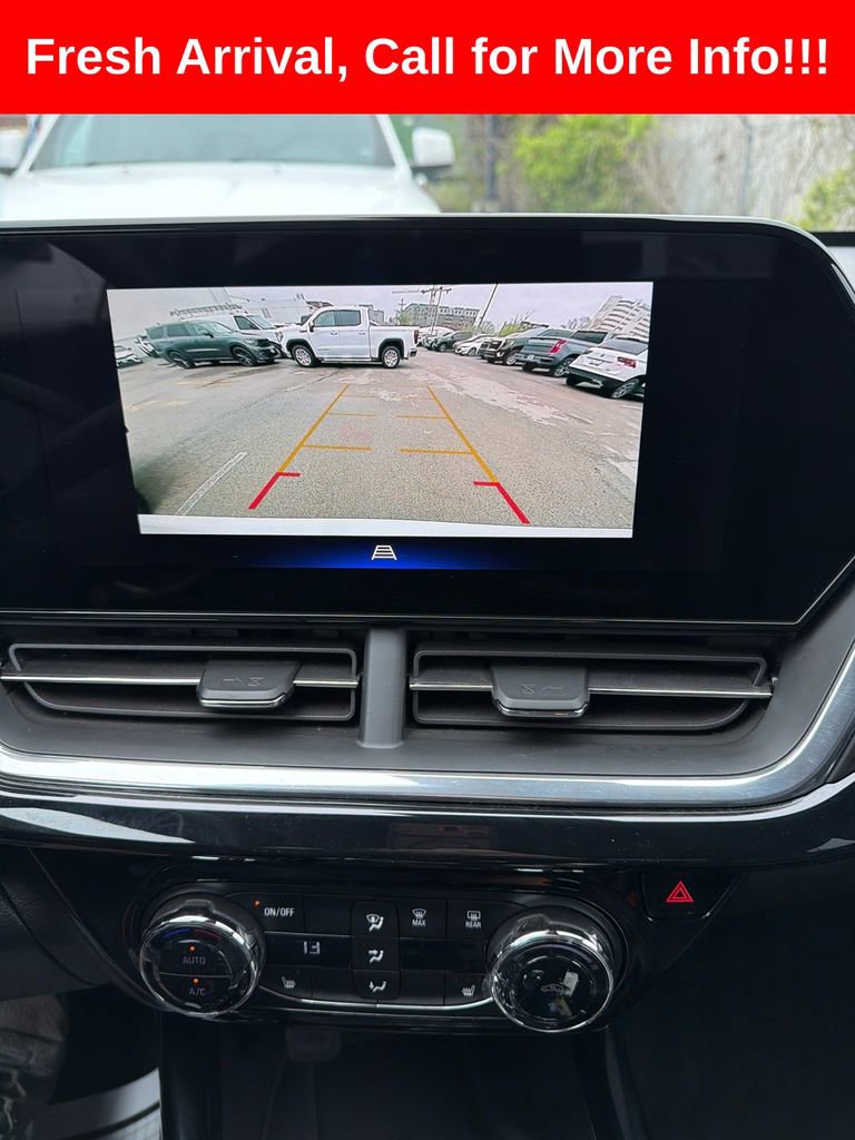 Used 2025 Chevrolet Trax RS w/ Sunroof Package image 3