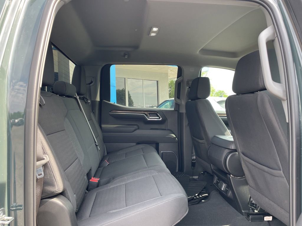 Used 2025 Chevrolet Silverado 1500 LT AWD/4WD image 15