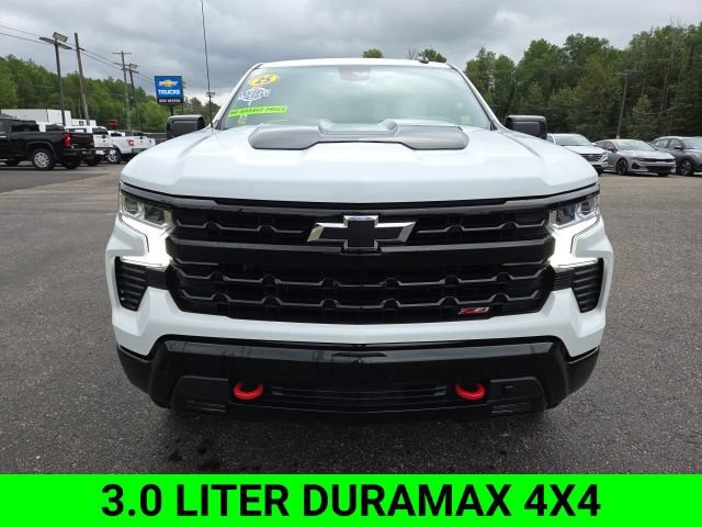 Used 2025 Chevrolet Silverado 1500 LT Trail Boss w/ Convenience Package II AWD/4WD image 3