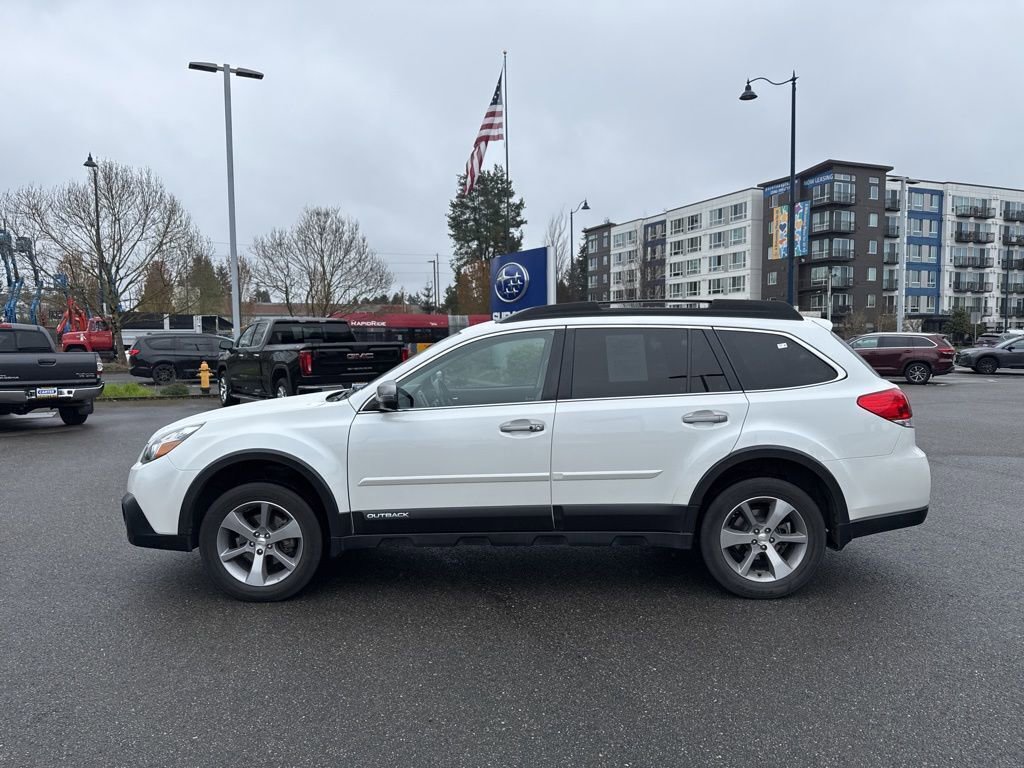 Used 2014 Subaru Outback 2.5i Limited image 2