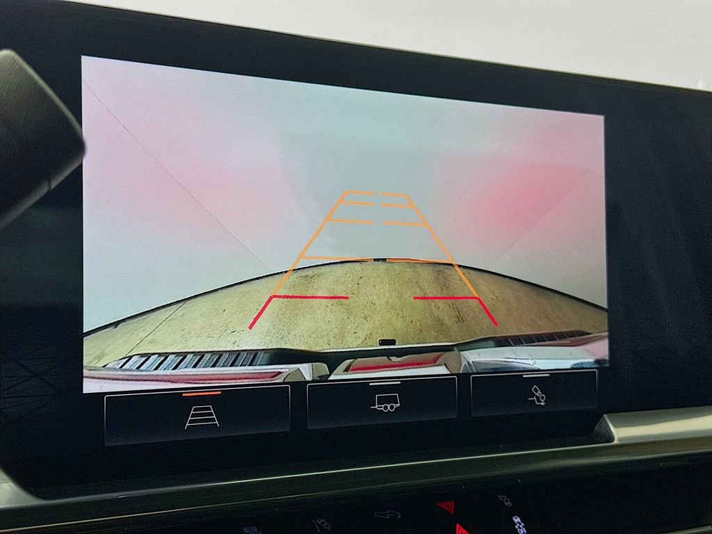 Used 2024 GMC Sierra 2500 SLT w/ SLT Convenience Package image 18