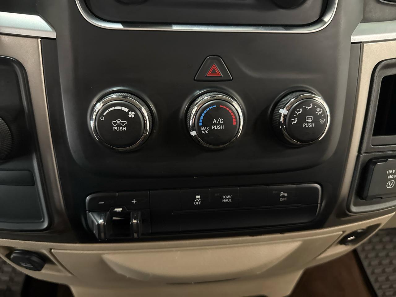 Used 2013 RAM 1500 Classic SLT w/ Protection Group image 19