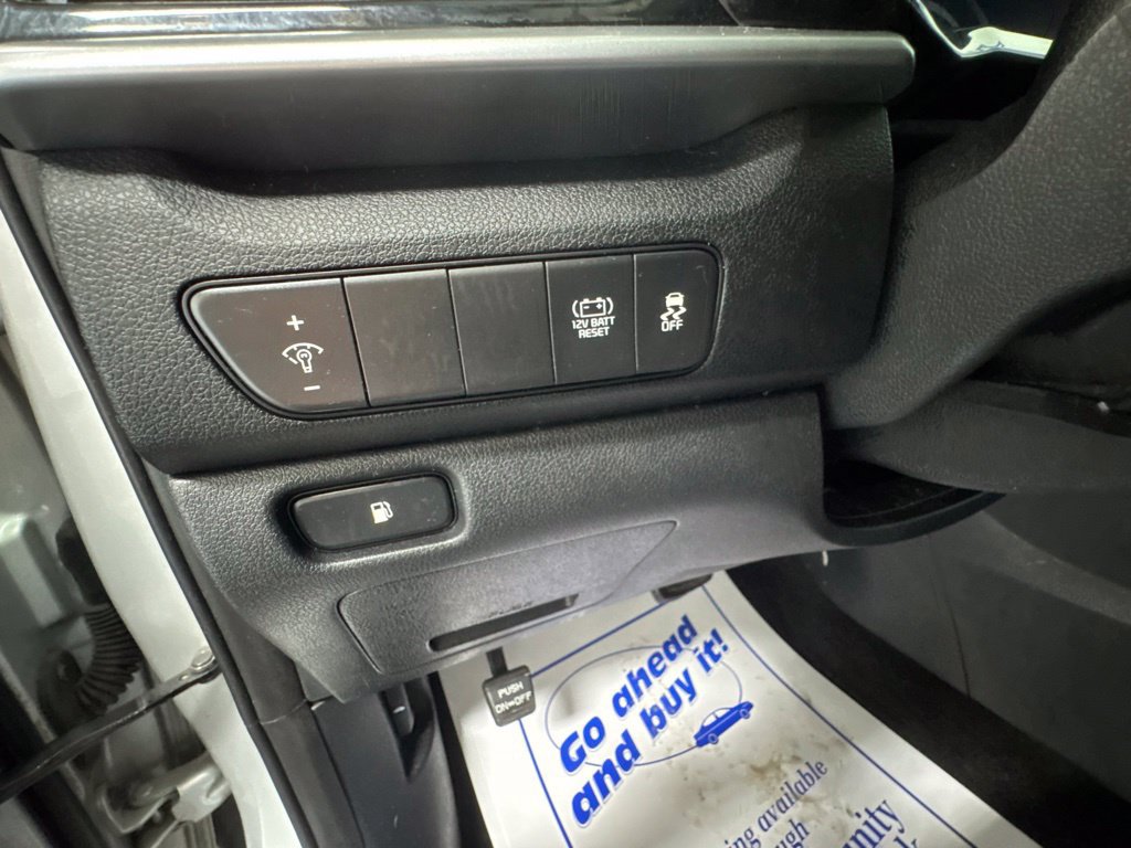 Used 2020 Kia Niro LX FWD image 19