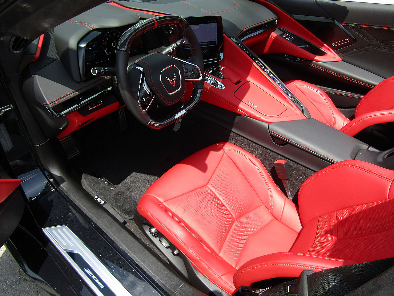 Used 2024 Chevrolet Corvette Z06 w/ Z07 Performance Package RWD image 10