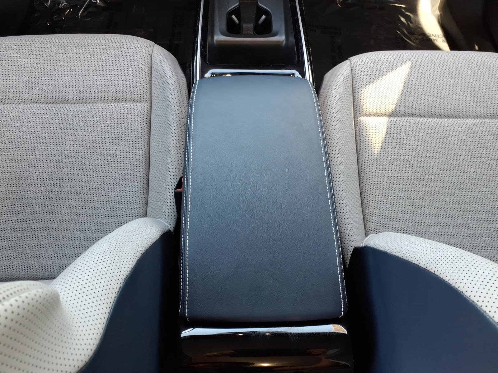 Certified 2025 Volkswagen ID.4 Pro S w/ ID.4 Black Package image 25