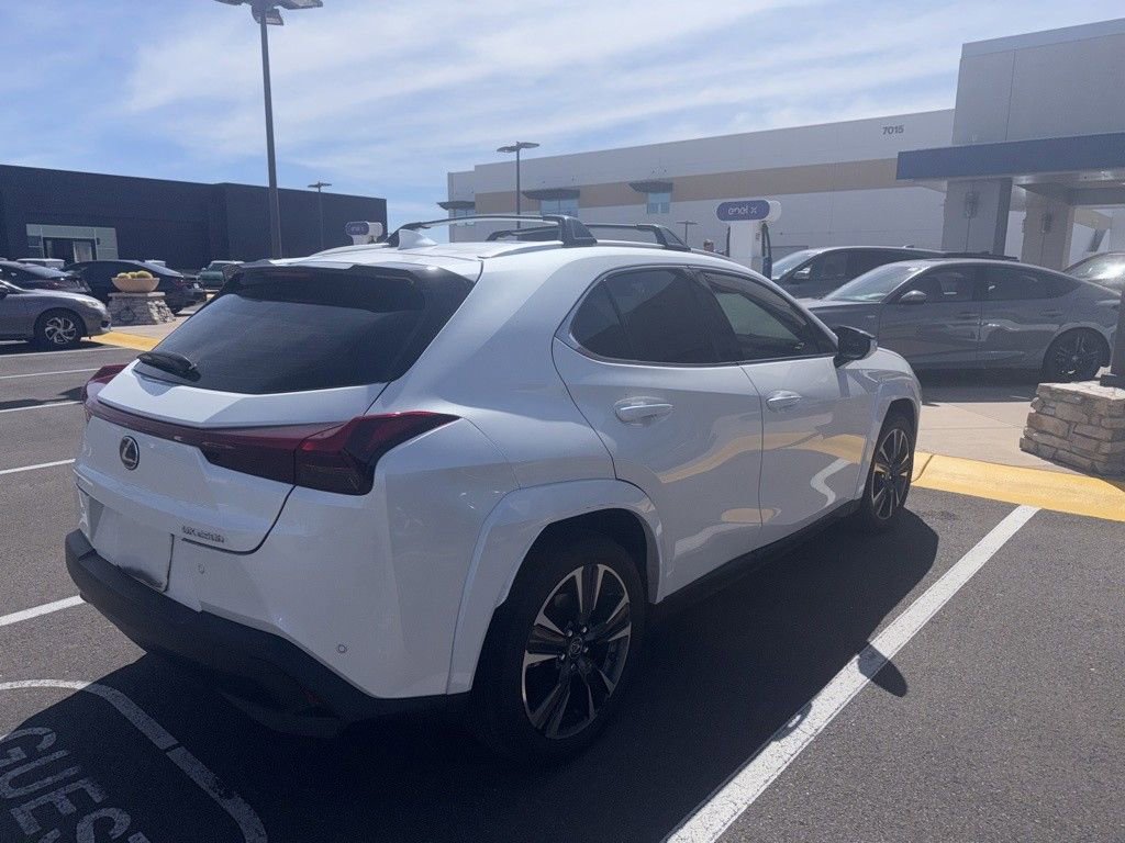 Used 2024 Lexus UX 250h 250h Premium image 6