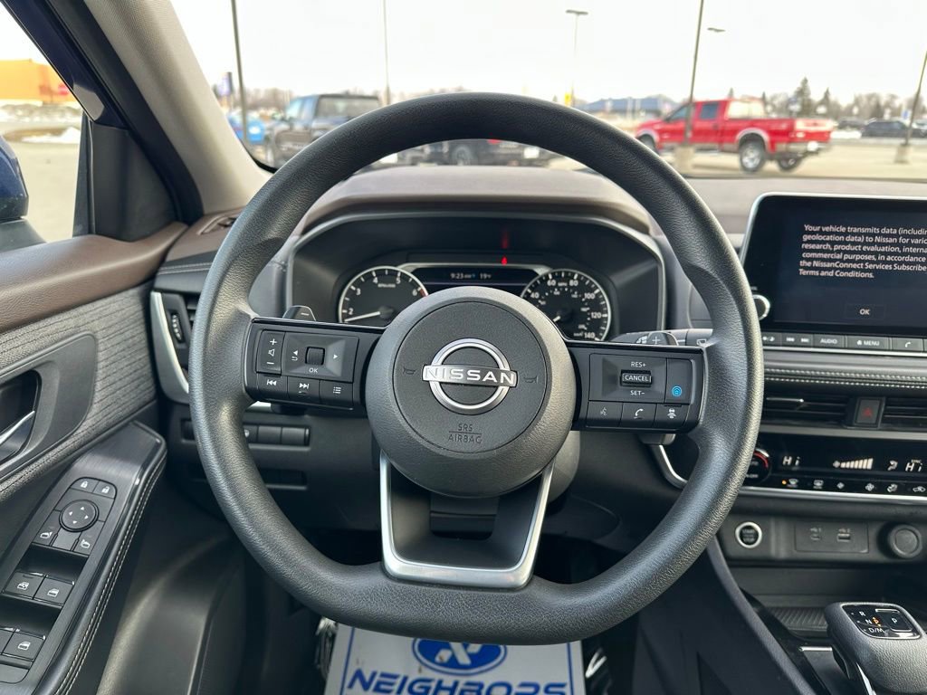 Used 2023 Nissan Rogue SV image 17