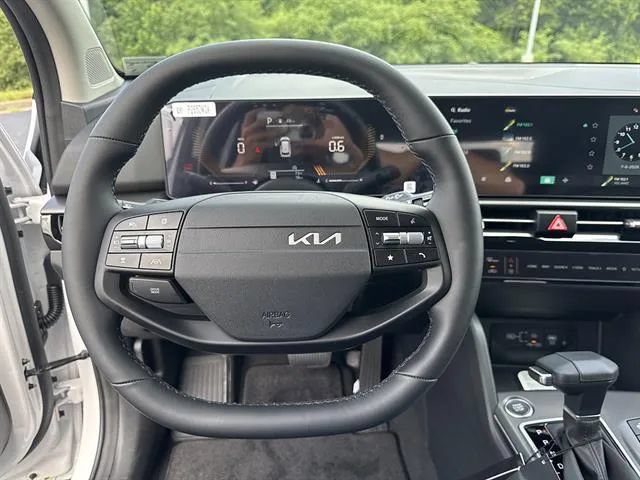 New 2026 Kia Sportage EX FWD image 9