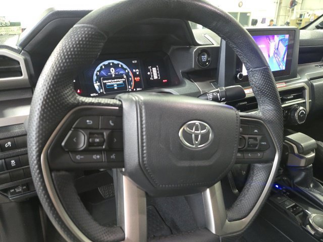 Used 2025 Toyota Tacoma SR5 AWD/4WD image 13