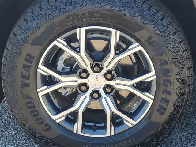 New 2025 GMC Acadia AT4 w/ Luxury Package image 12