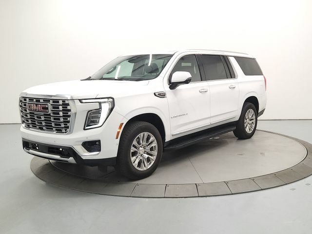 Used 2025 GMC Yukon XL Denali AWD/4WD image 4