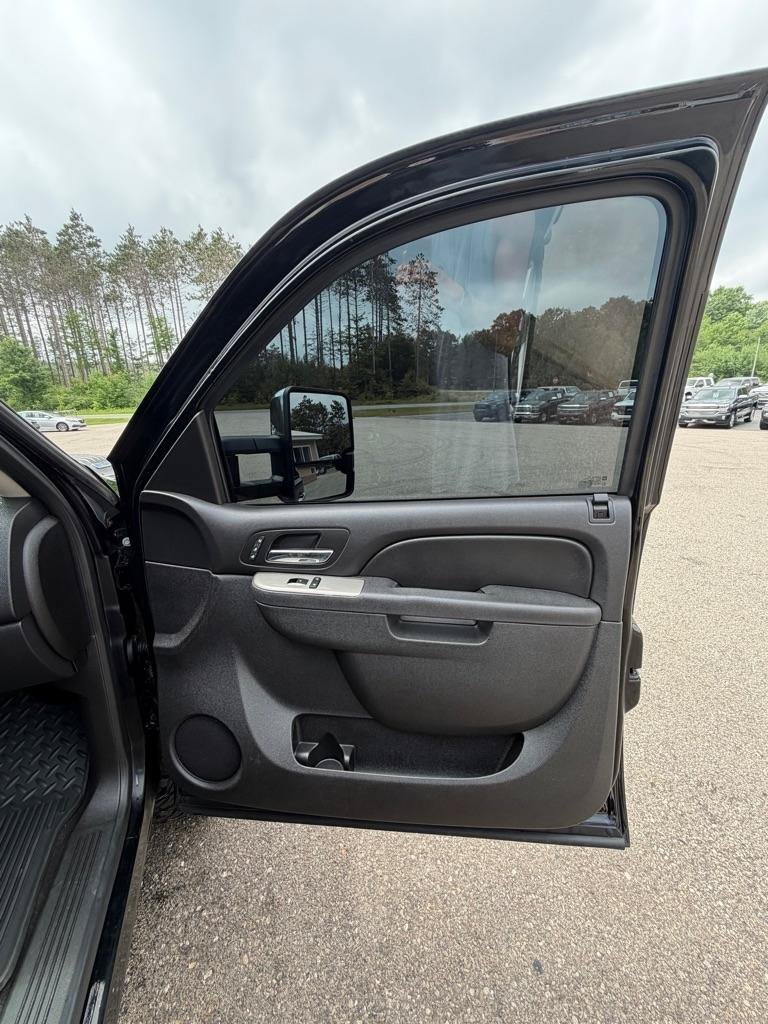 Used 2014 Chevrolet Silverado 2500 LTZ w/ LTZ Plus Package AWD/4WD image 17