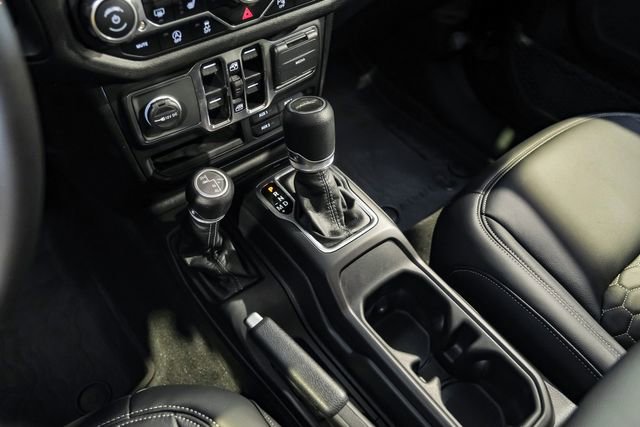 Used 2025 Jeep Gladiator Sport AWD/4WD image 69