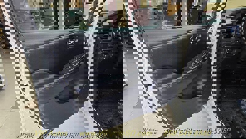 Used 2018 Nissan Leaf SL w/ SL Technology Package image 11