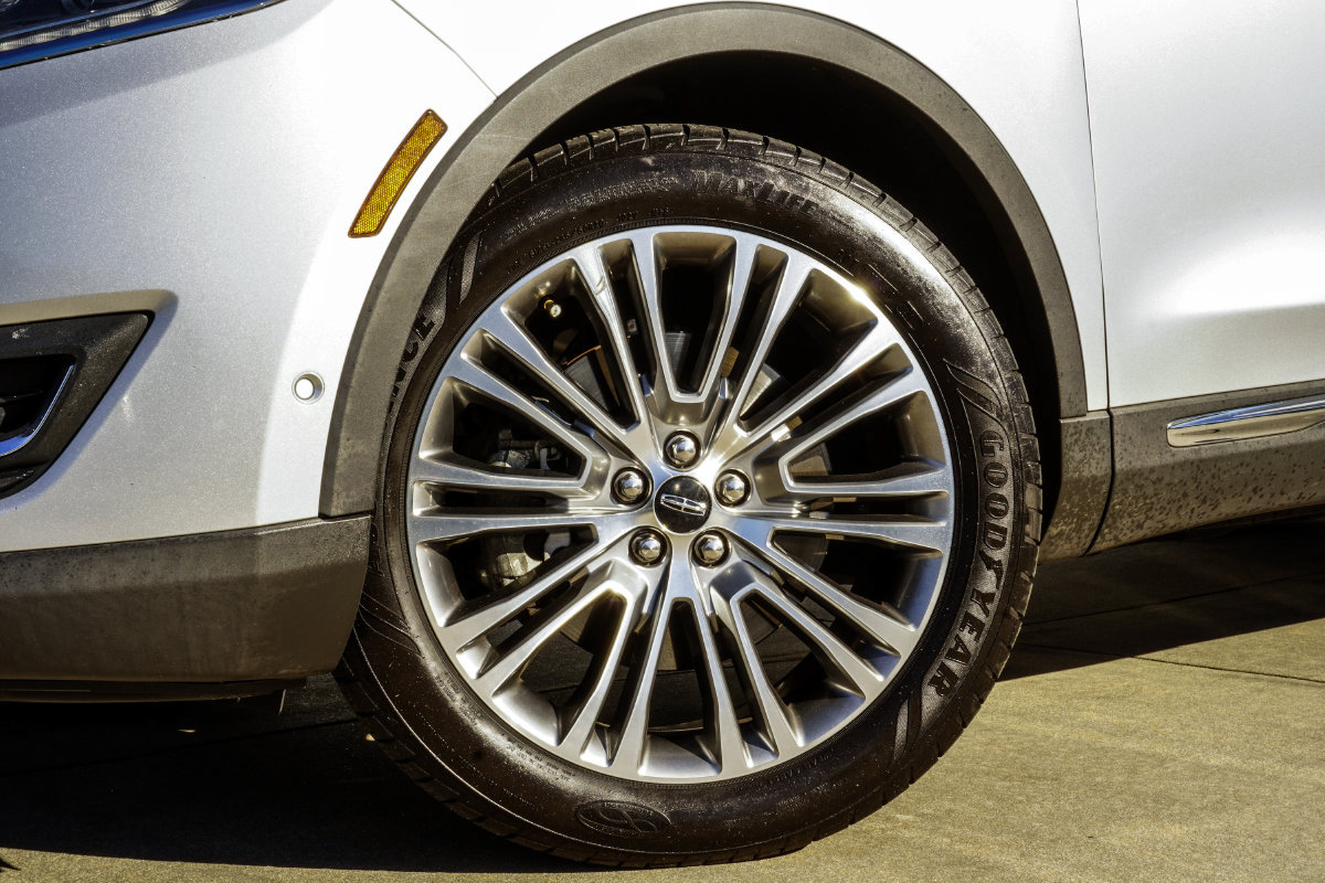 Used 2017 Lincoln MKX Reserve FWD image 6