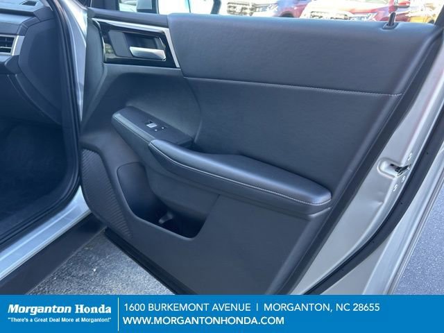 Used 2024 Mitsubishi Outlander SE Black Edition AWD/4WD image 38