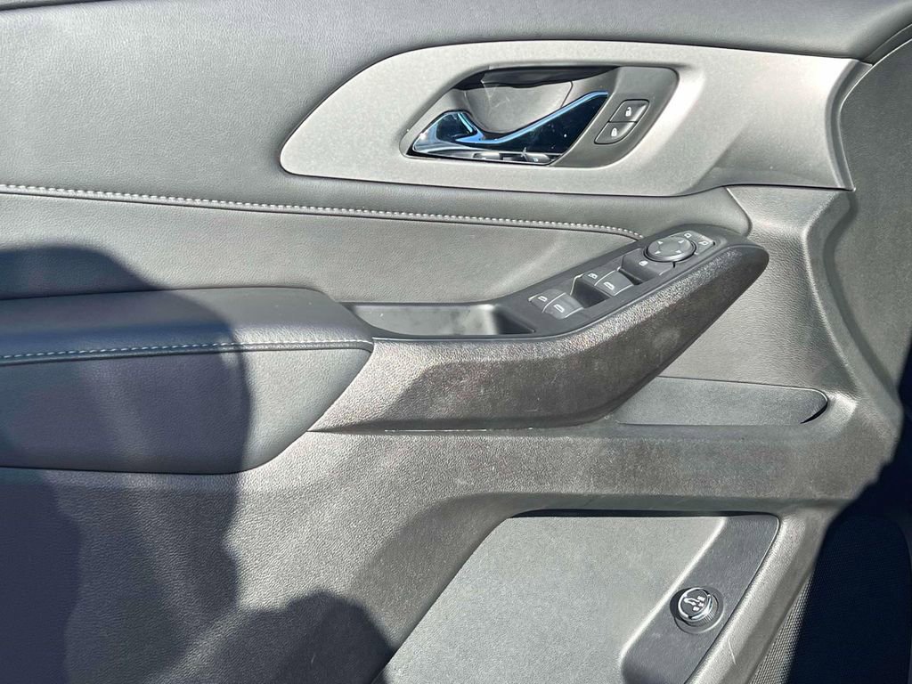 Used 2023 Chevrolet Traverse LT AWD/4WD image 14