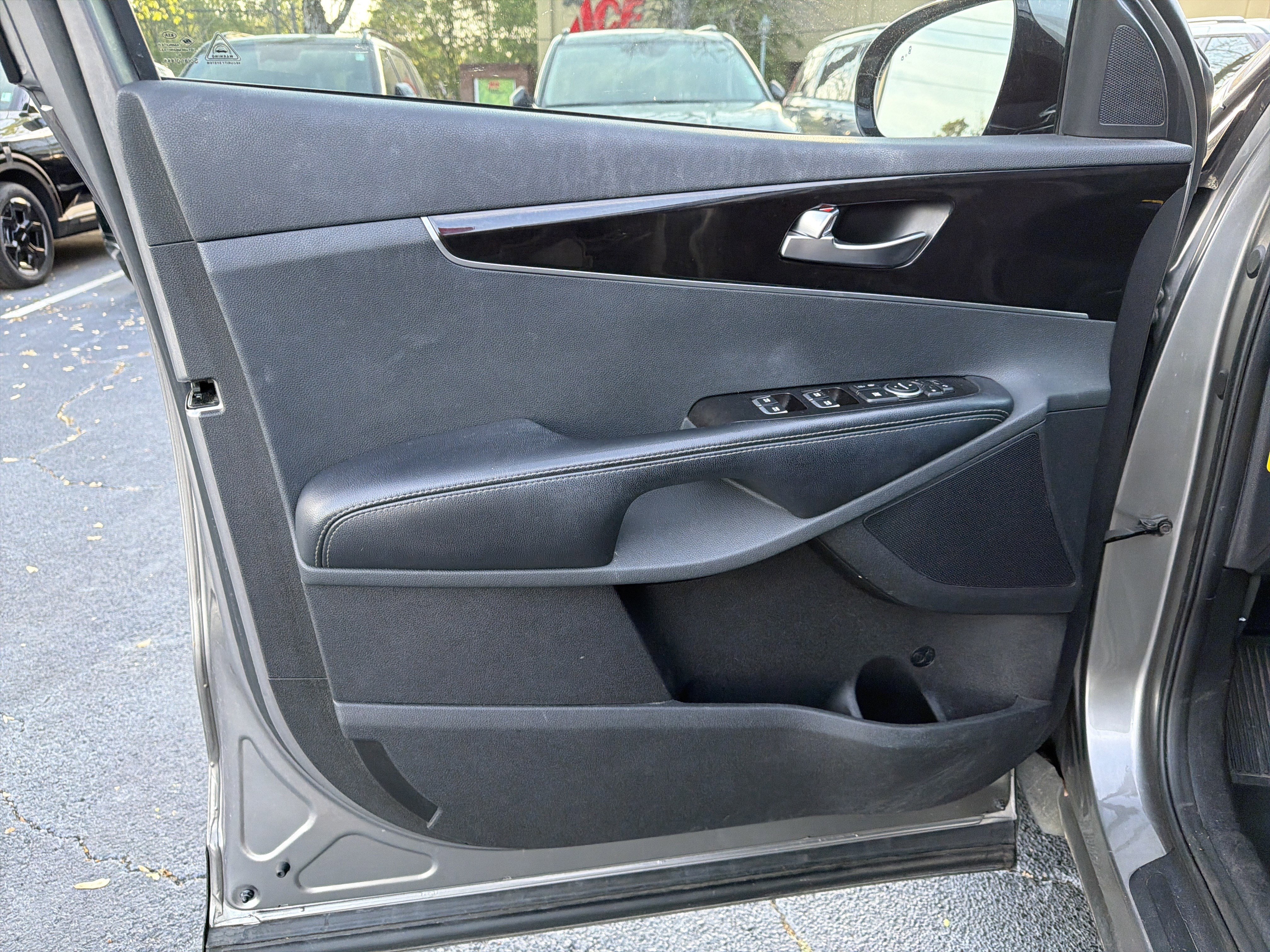 Used 2018 Kia Sorento EX image 8