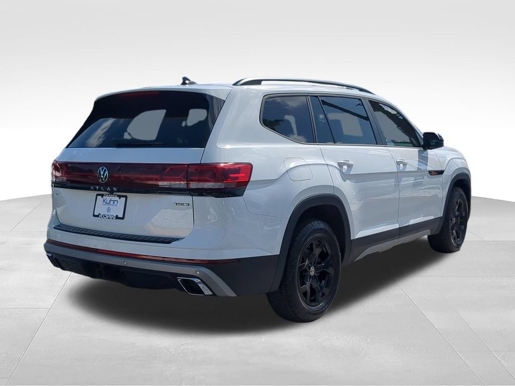 Certified 2024 Volkswagen Atlas Peak Edition SE AWD/4WD image 3