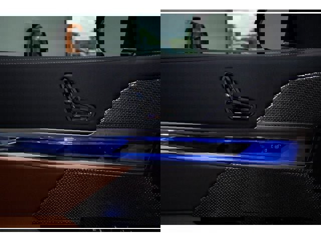 Used 2025 BMW i7 eDrive50 w/ Premium Package image 57