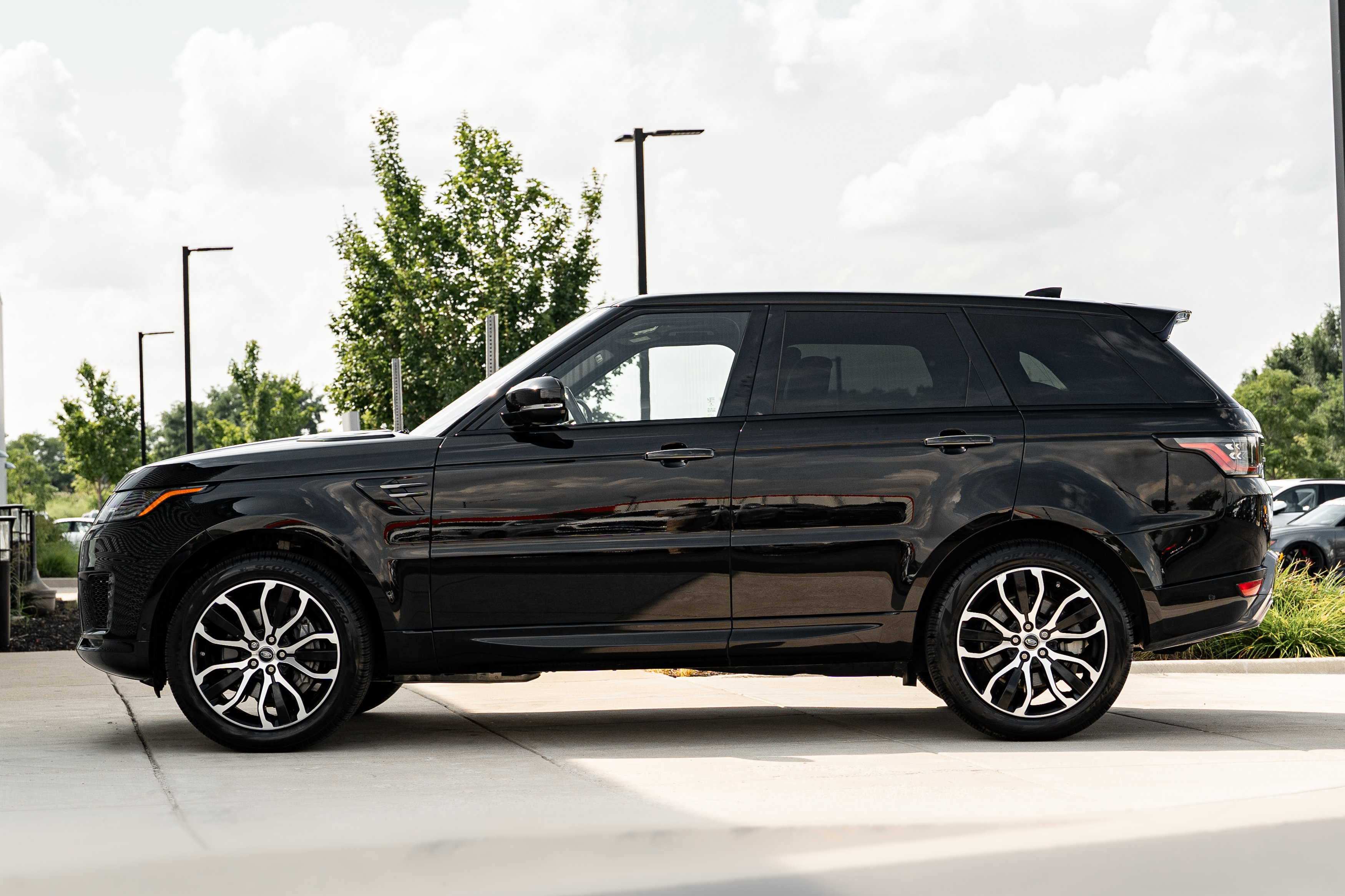 Used 2021 Land Rover Range Rover Sport HSE Silver Edition AWD/4WD image 6