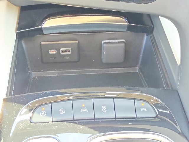 Certified 2023 Buick Envision Essence AWD/4WD image 31